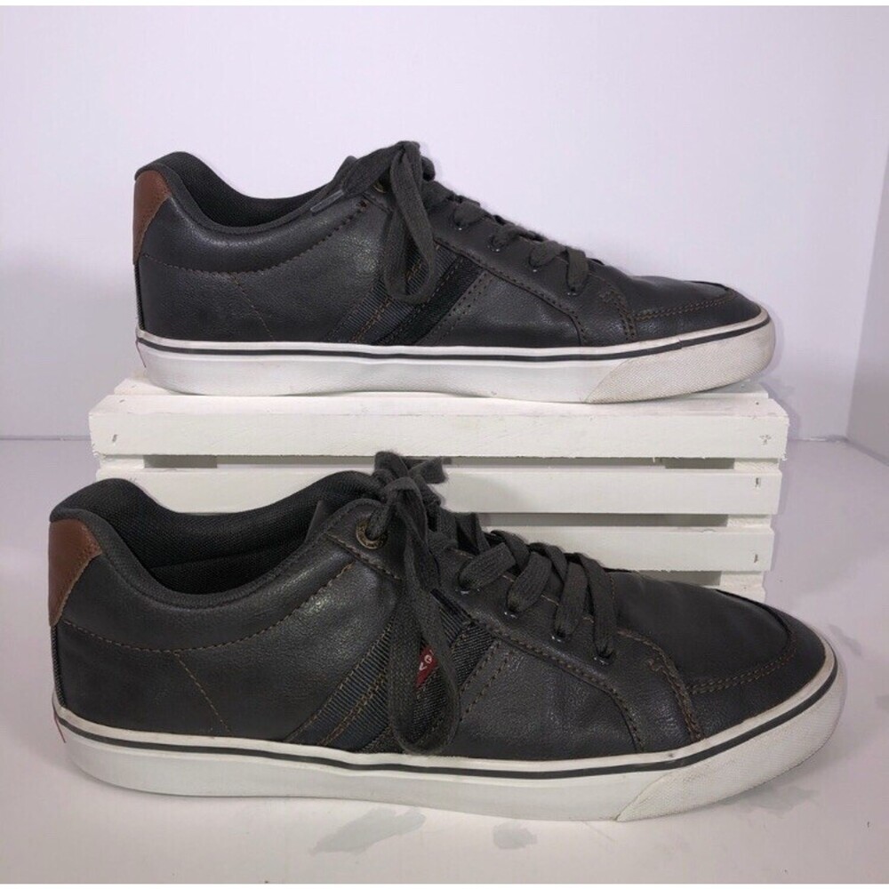 Levi’s Low Top Synthetic Uppers Size 10 Sneakers 51821810G